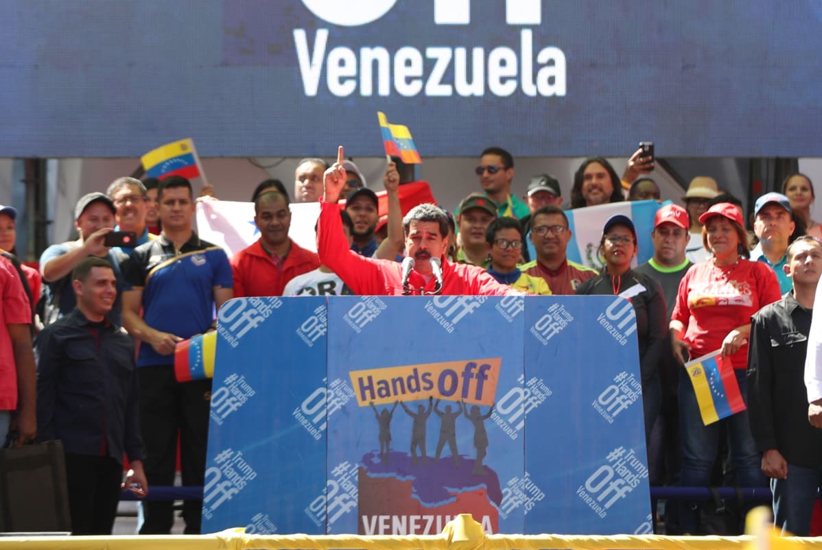 Nicolás Maduro puhui kannattajilleen lauantaina Venezuelan pääkaupungissa Caracasissa.