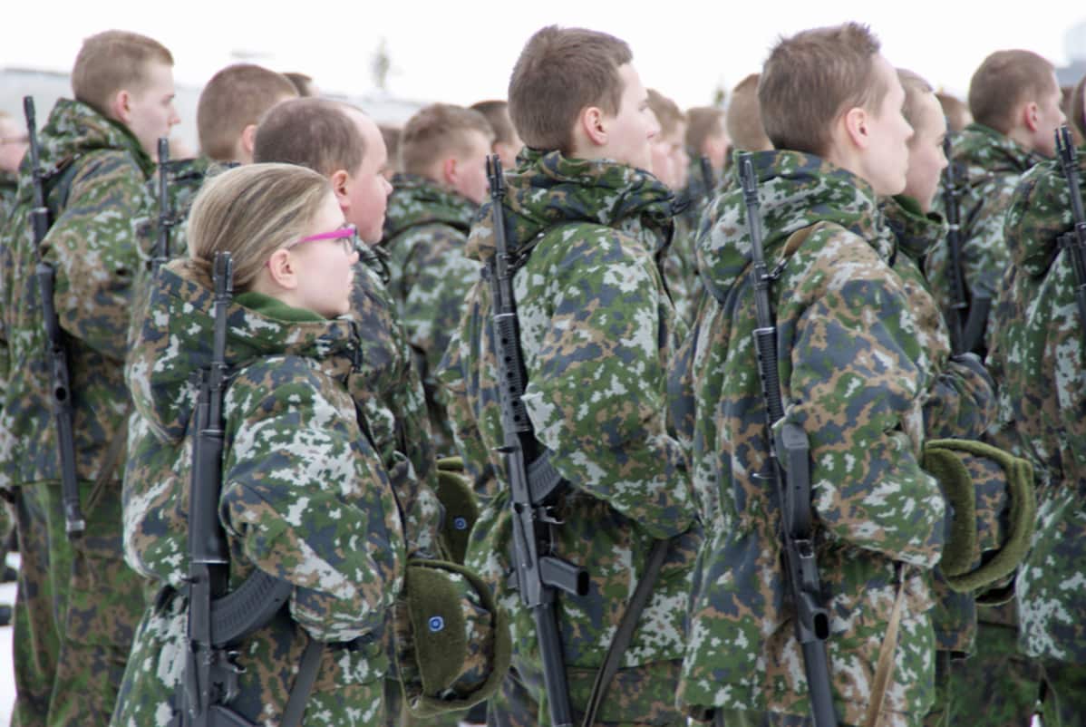 Puolustusvoimien varusmiehiä.