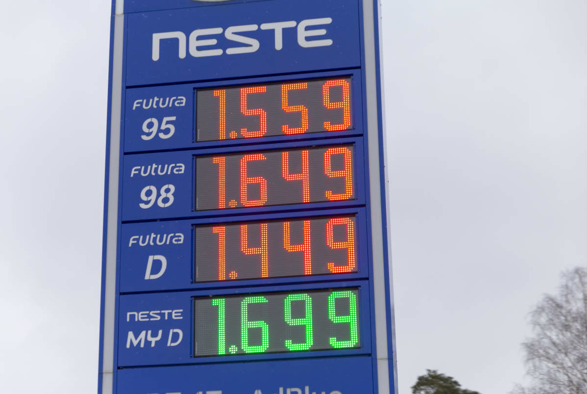 Nesteen kylmäaseman mainostaulu