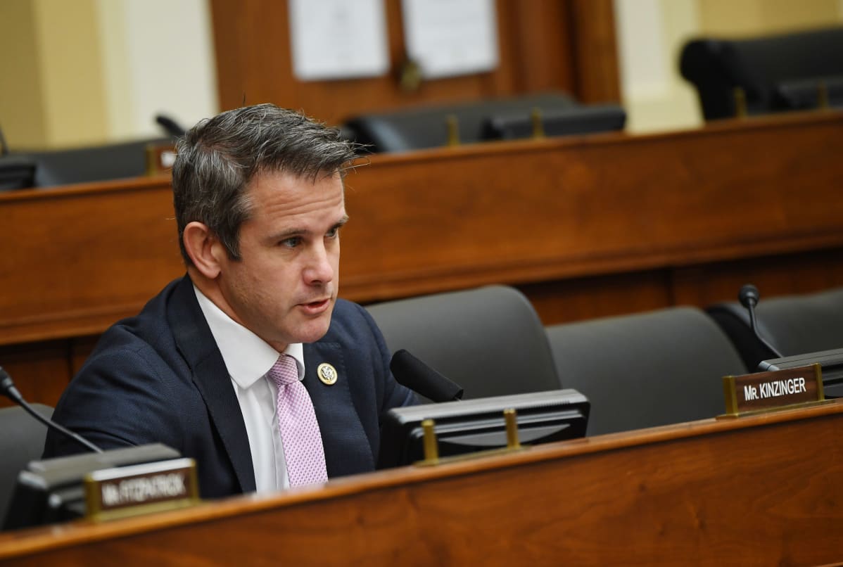 Republikaaniedustaja Adam Kinzinger