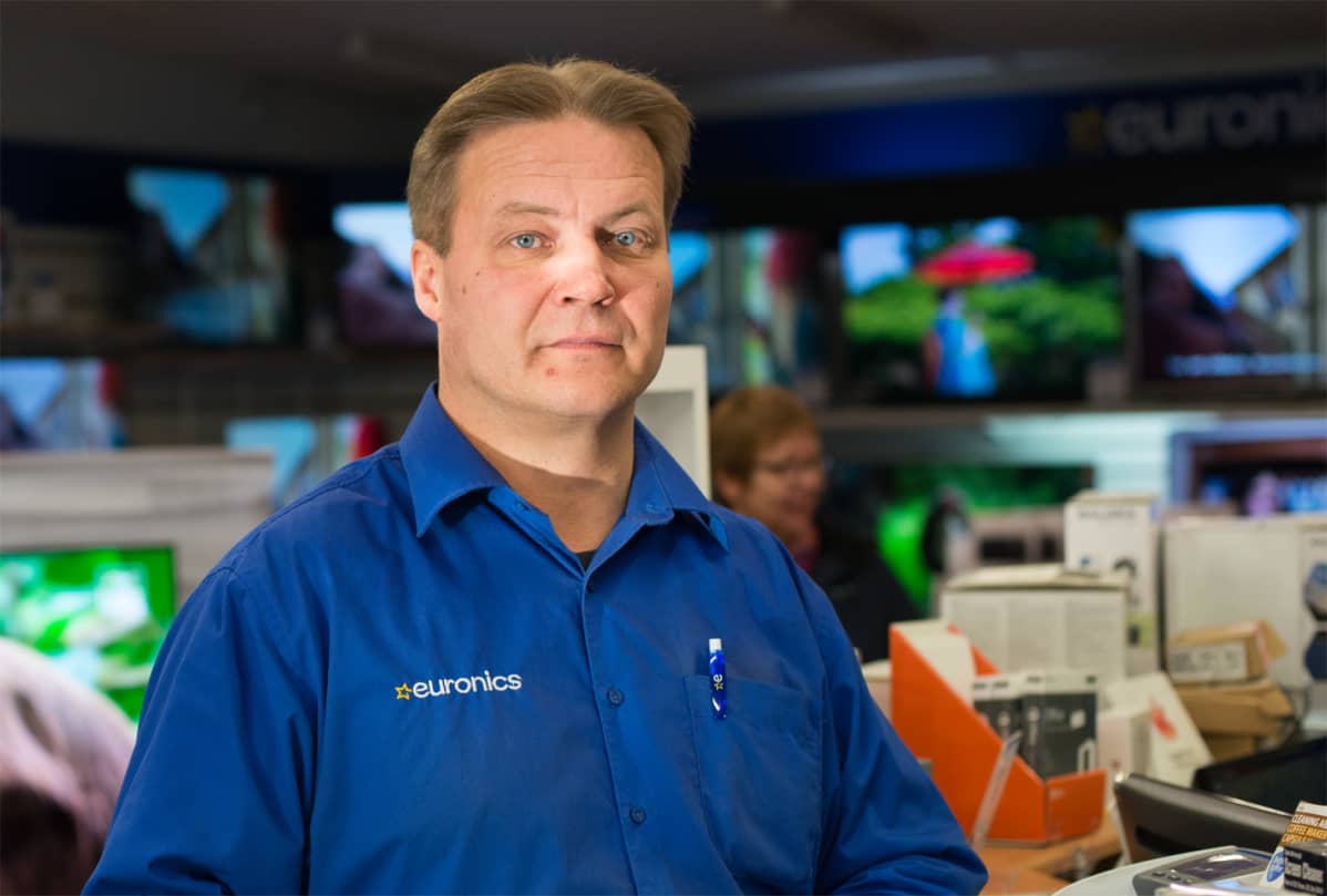 Rovaniemen Valokulman myyjä Timo Kajan