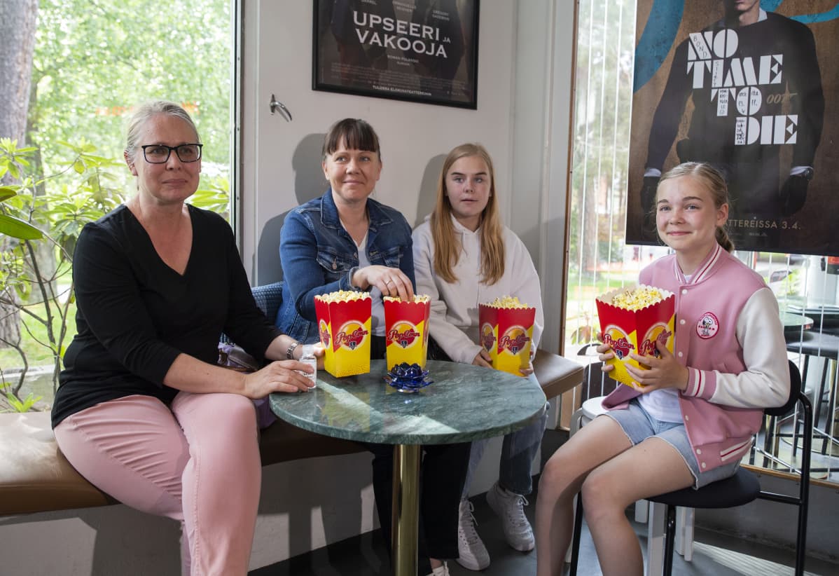 Hanna Holtari, Jenni Saimen, Emma Pasanen, Vera Holtari