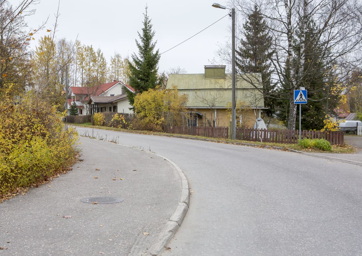 Kullervonkadun mutka Hakalissa vuonna 2016.