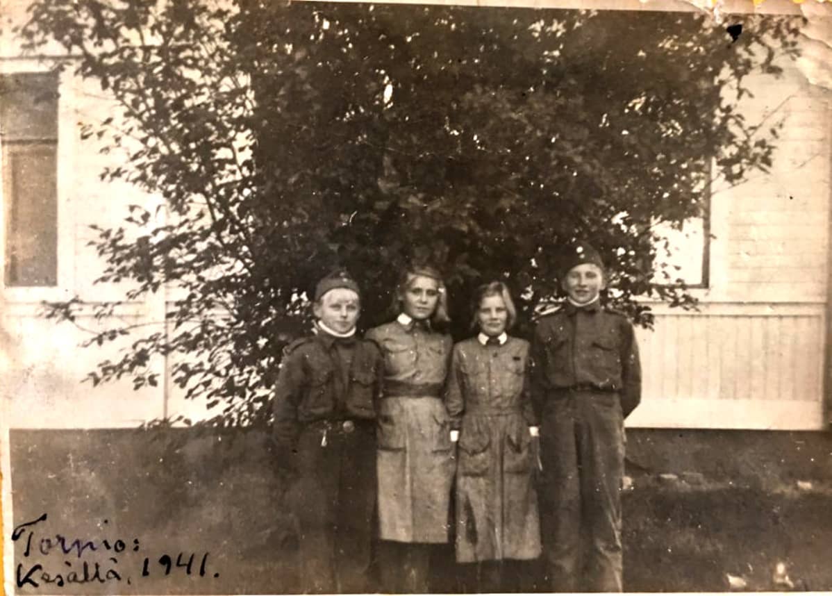 Arvo Majuri toimi lähettinä sotilaspojissa 14-vuotiaana.