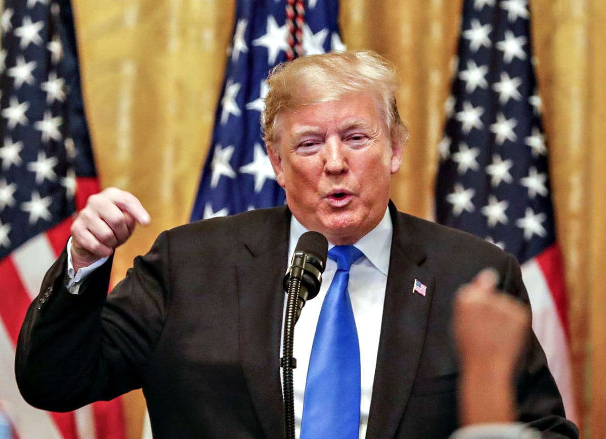 Trump puhuu.