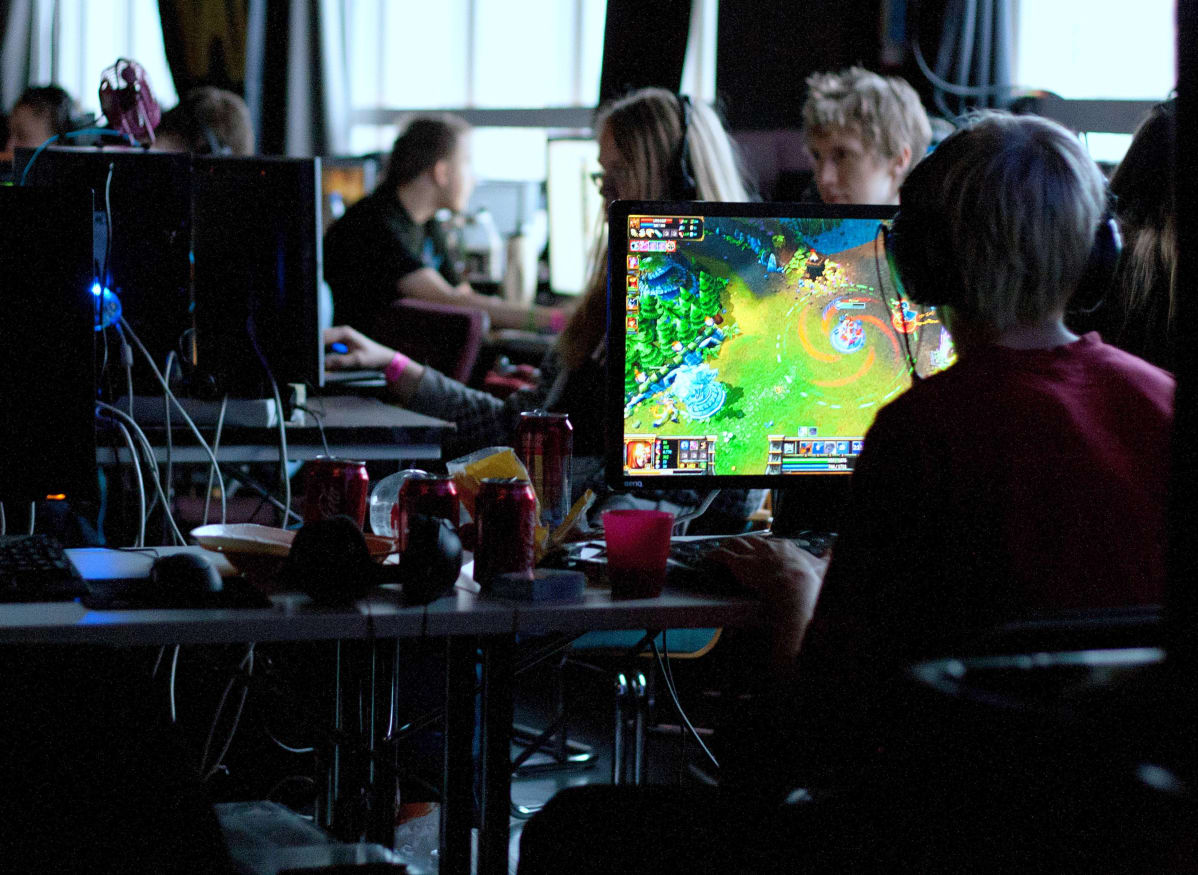 virtuaalinen suku puoli musta