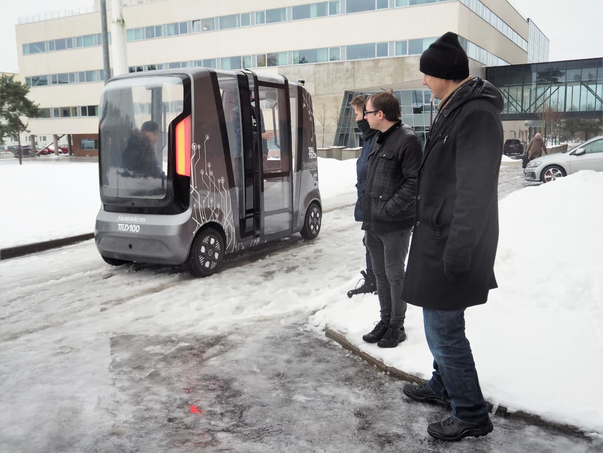 Itseohjautuvaa Iseautoa on ollut kehittämässä parinkymmenen hengen opiskelijoista ja tutkijoista koostuva porukka.