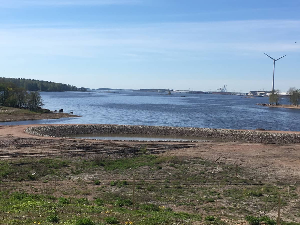 Oolanninpuistossa allas valmiina