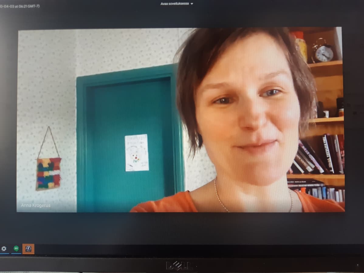 Anna Krogerus etähaastattelussa