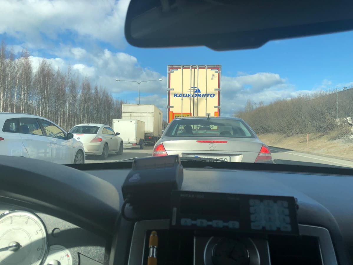 Ysitien liikenneruuhka 1.4.