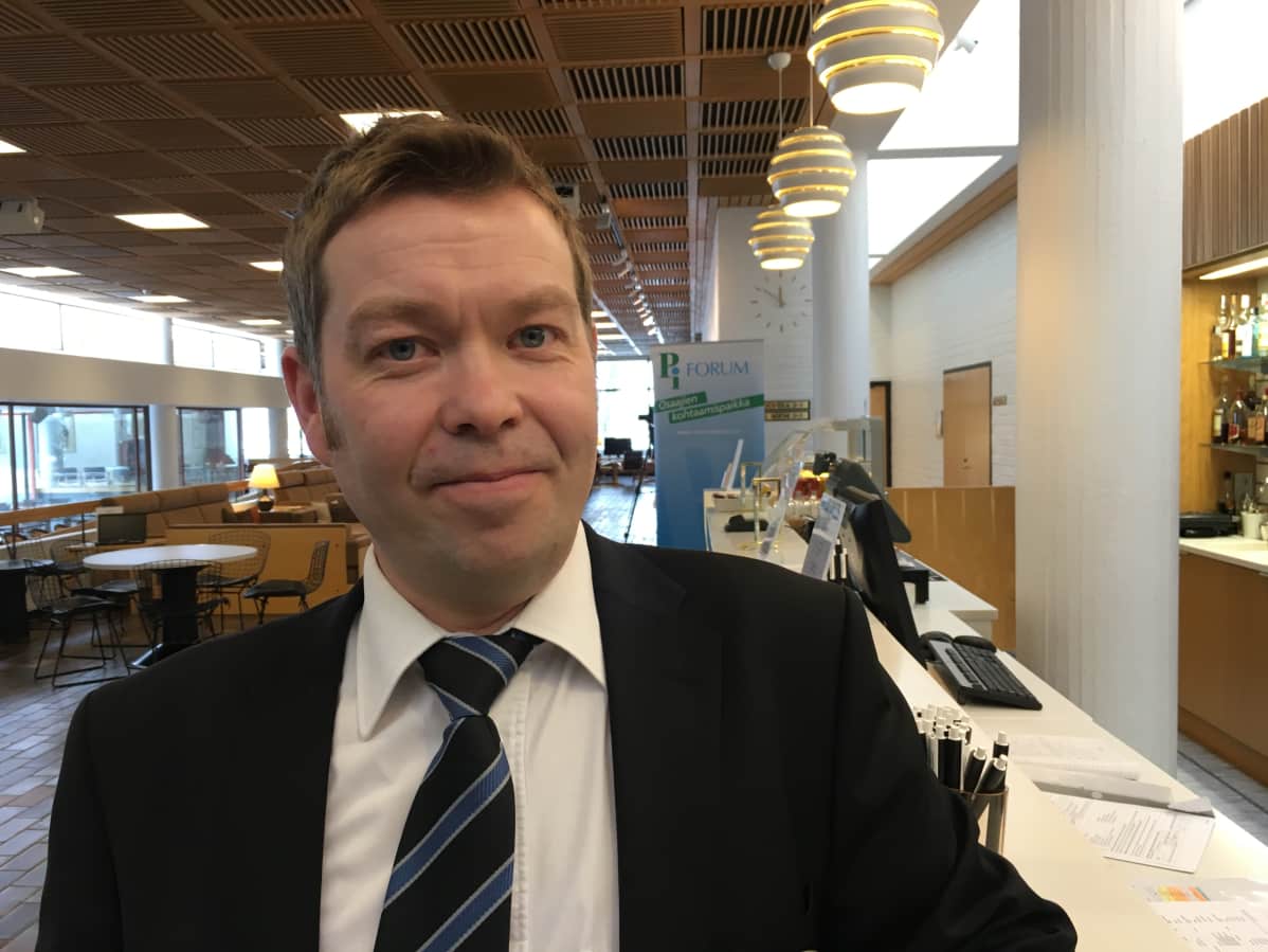 Hotelliyrittäjä Antti Ropponen.