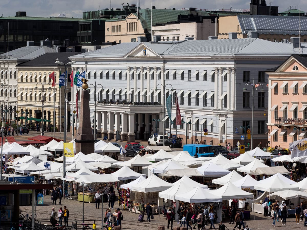 Helsingin Kauppatori.