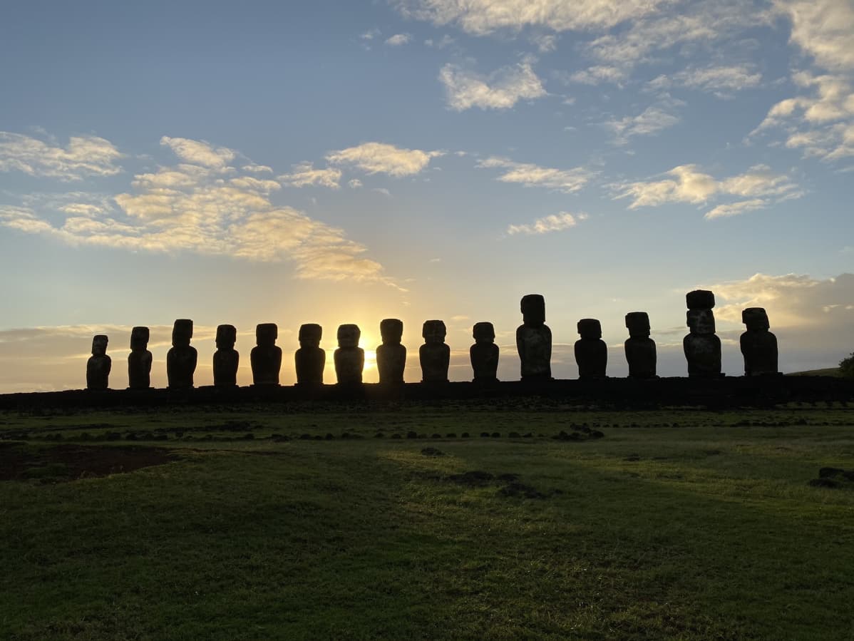 Ahu Tongarikin 15 moai-patsasta.
