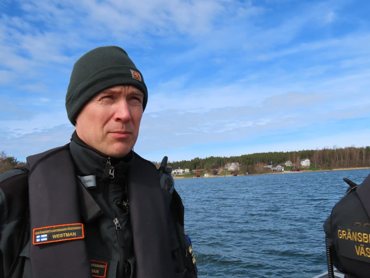 Kim Westman merivartioston veneessä