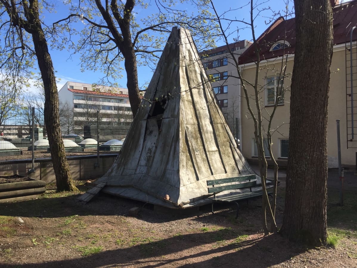 kauppahallit