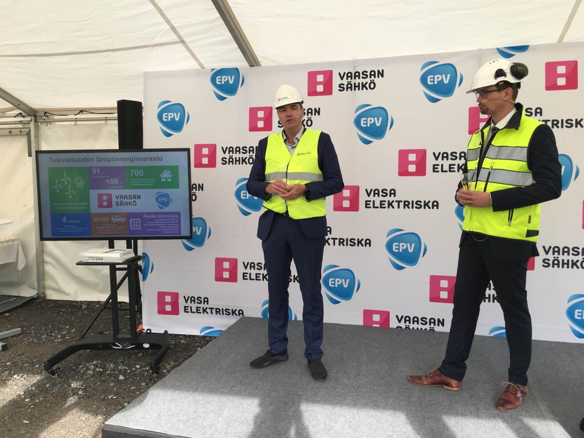 Vaasan Sähkön Stefan Damlin ja EPV Energian Mats Söderlund
