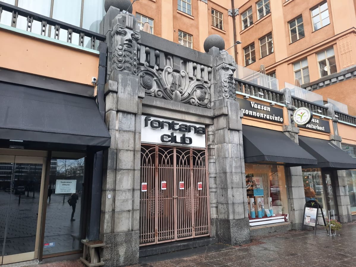 Yökerhon sisäänkäynti.