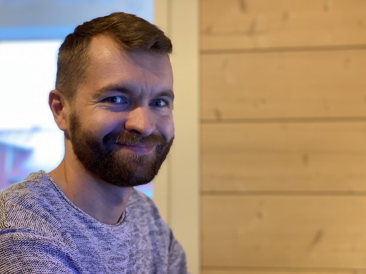 Juha Huttunen työhuoneessaan.