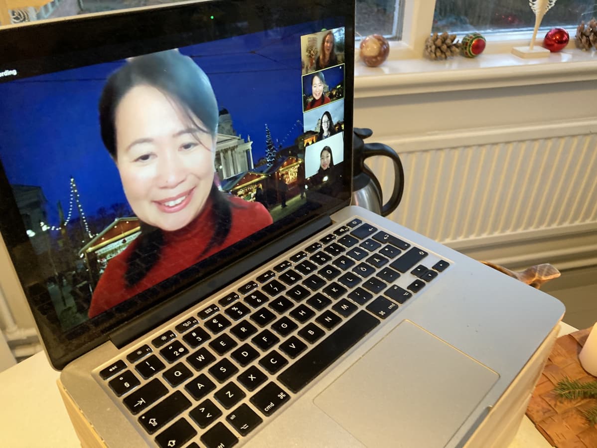 japanilaisten virtuaalijoulumatkan matkanjohtaja Yukie Tonuma