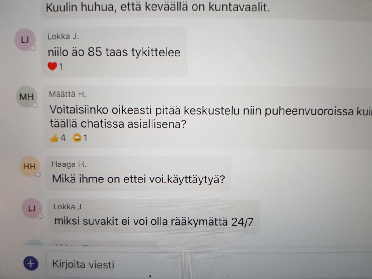 Oulun kaupunginvaltuuston kokouschat-keskustelua 9.11.2020