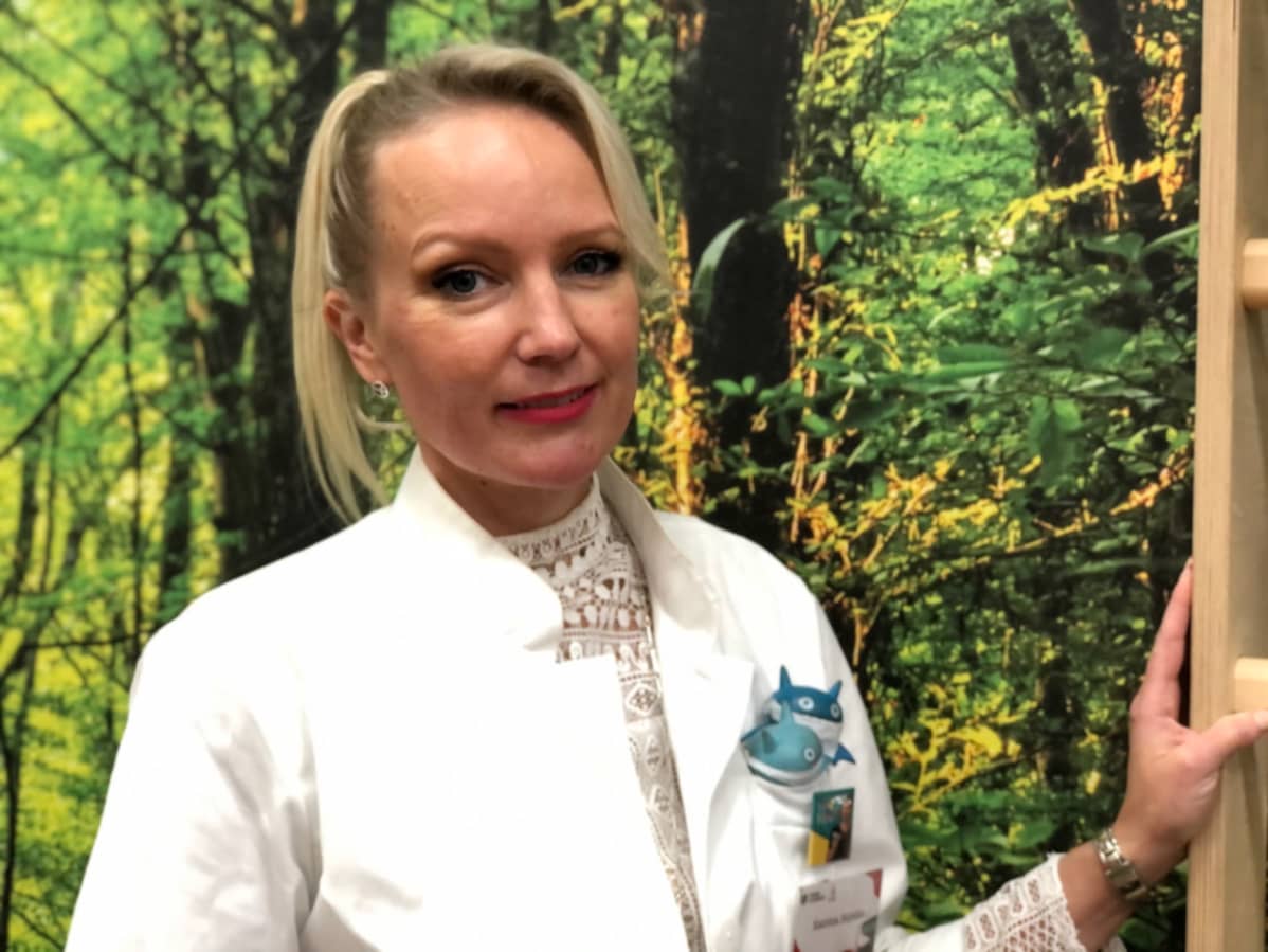 Turun yliopiston lelu- ja leikintutkija Katriina Heljakka Porin yliopistokeskuksessa.