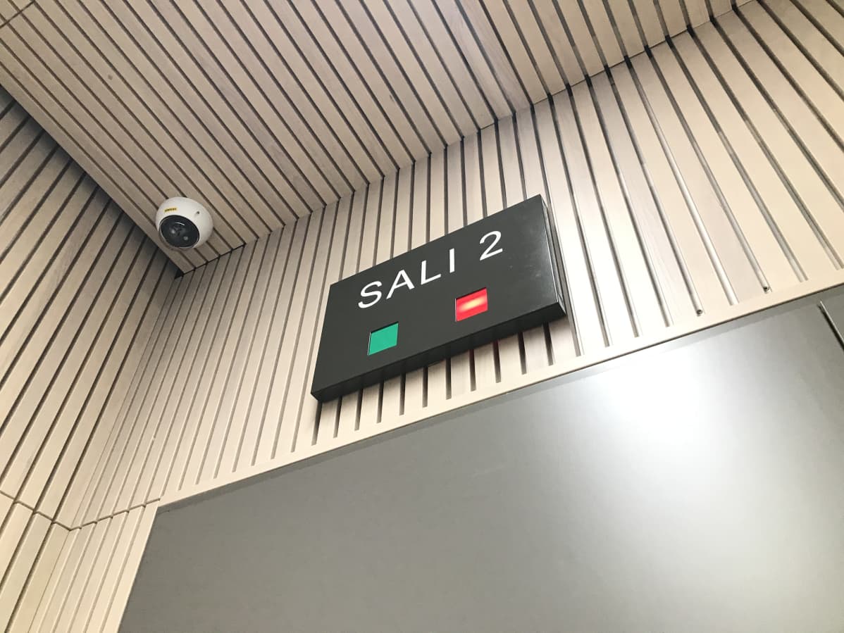 sali 2:n kyltti käräjäoikeuden aulassa