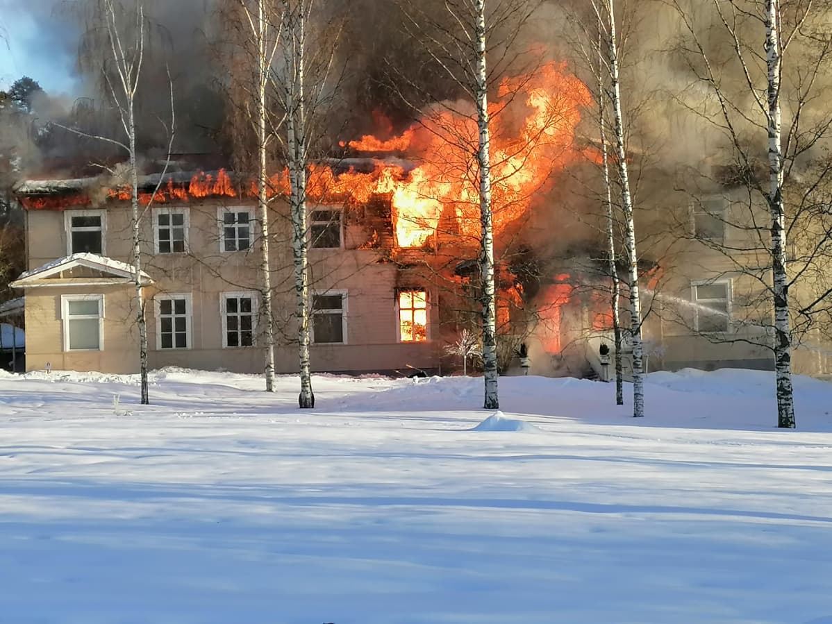 Varkauden klubin tulipalo