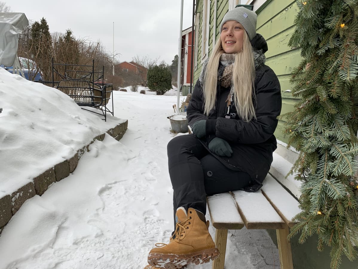 Kotkalainen sairaanhoitaja Tia Kallio, joka on mukana Elossa 24h -sarjassa.