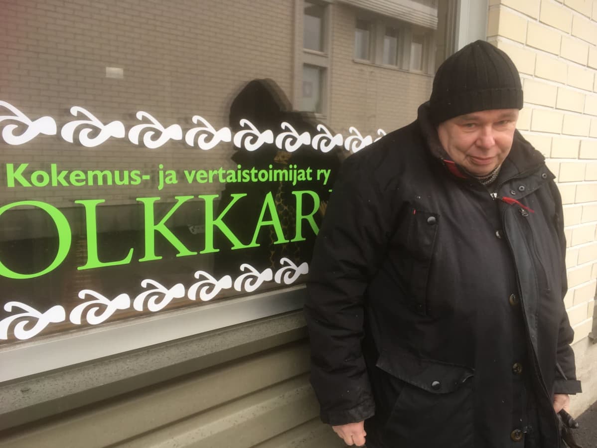 Timo Kallioaho Olkkarin edessä Seinäjoella