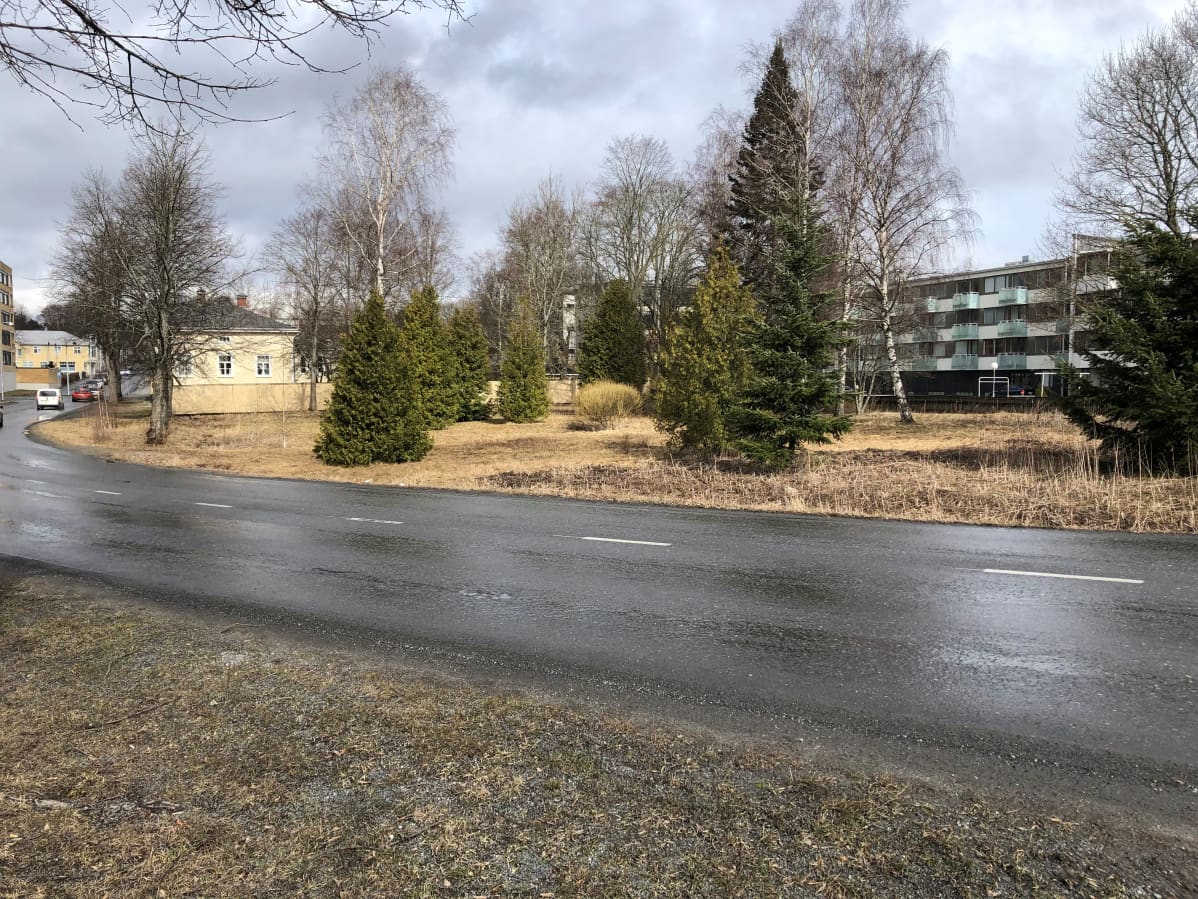 Tontti Blasieholmantiellä, johon suunnitellaan ryhmärakennuttamiskohdetta.