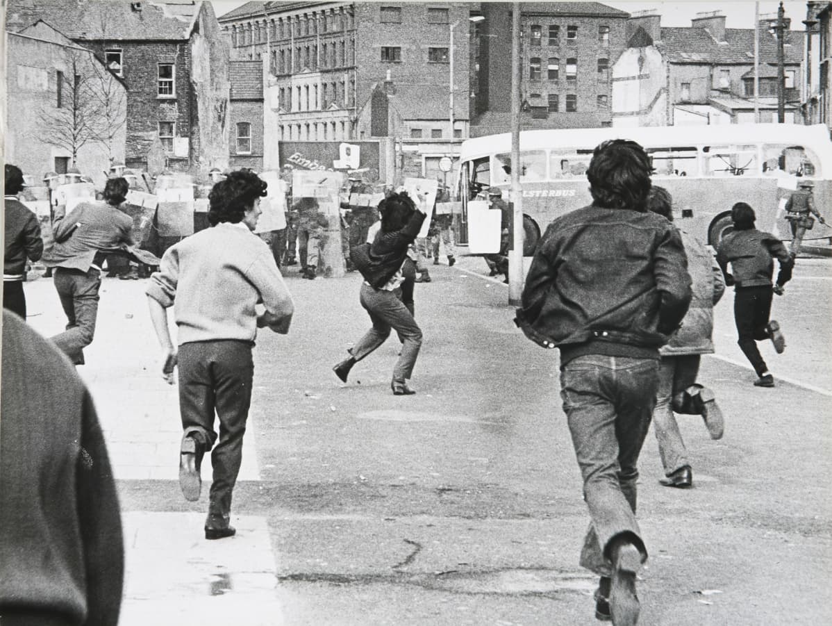 Mellakointia Londonderryssä Pohjois-Irlannissa vuonna 1971.