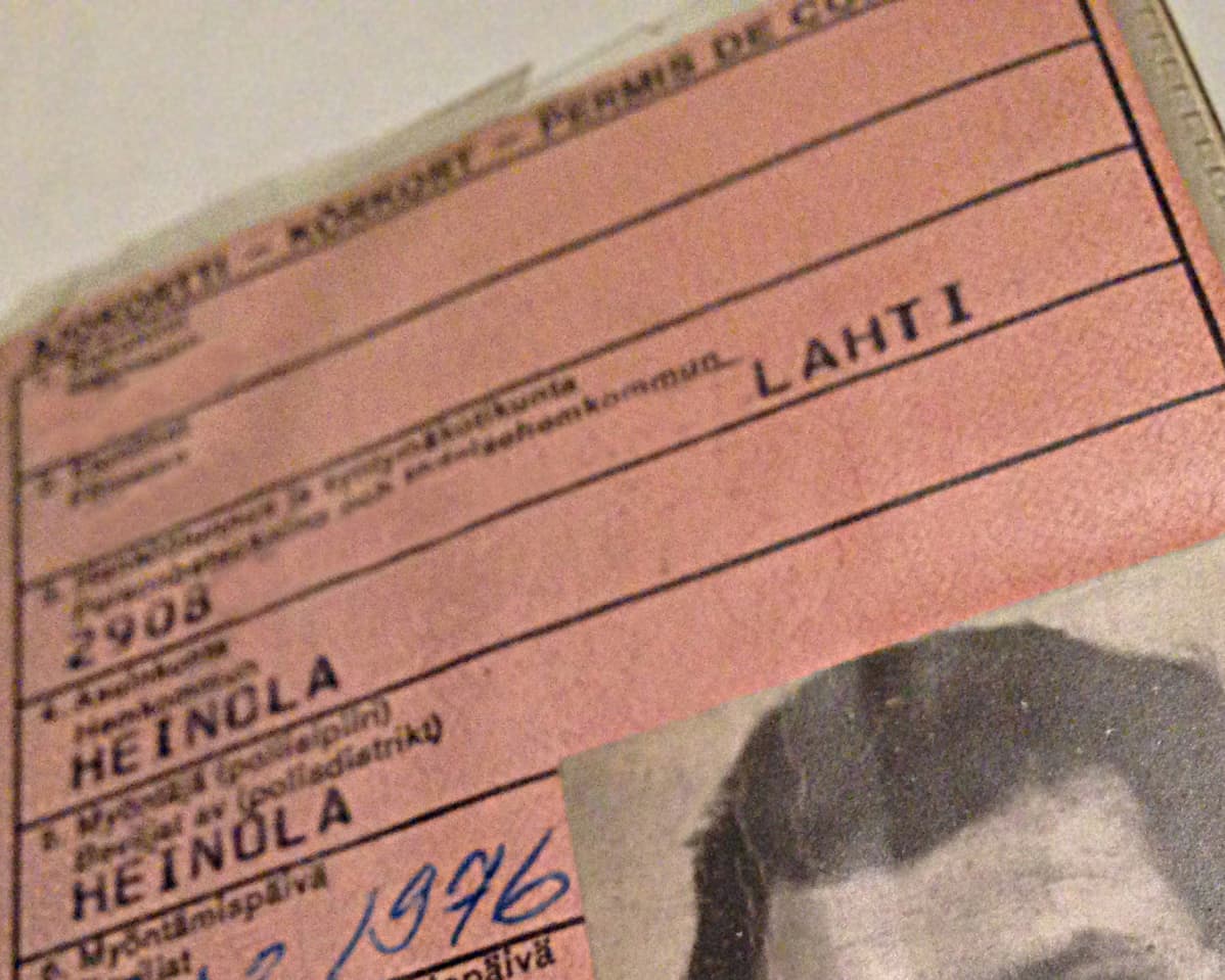 Pahvisia ajokortteja on liikkeellä vielä satoja tuhansia.