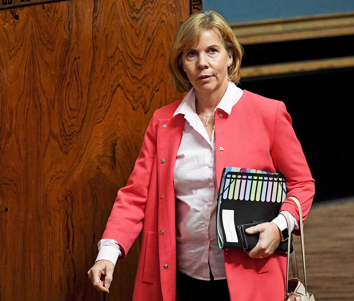 Oikeusministeri Anna-Maja Henriksson
