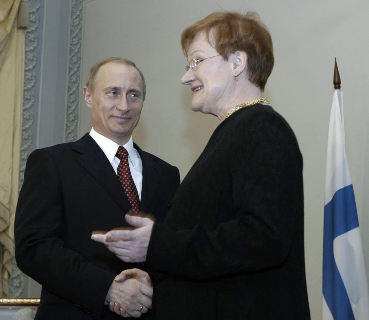 Tarja Halonen ja Vladimir Putin Pietarissa 14.12.2004.