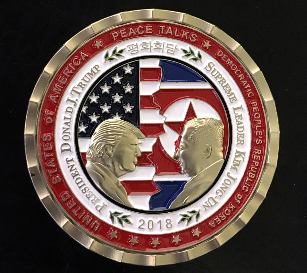 Trump-Kim-tapaamisen muistokolikko