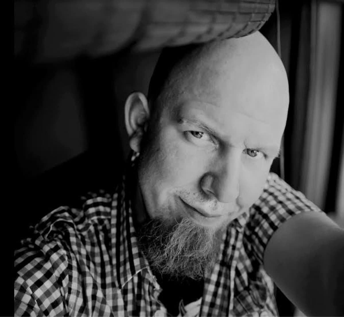 Jyväskyläläinen valokuvaaja Tommi Anttonen.
