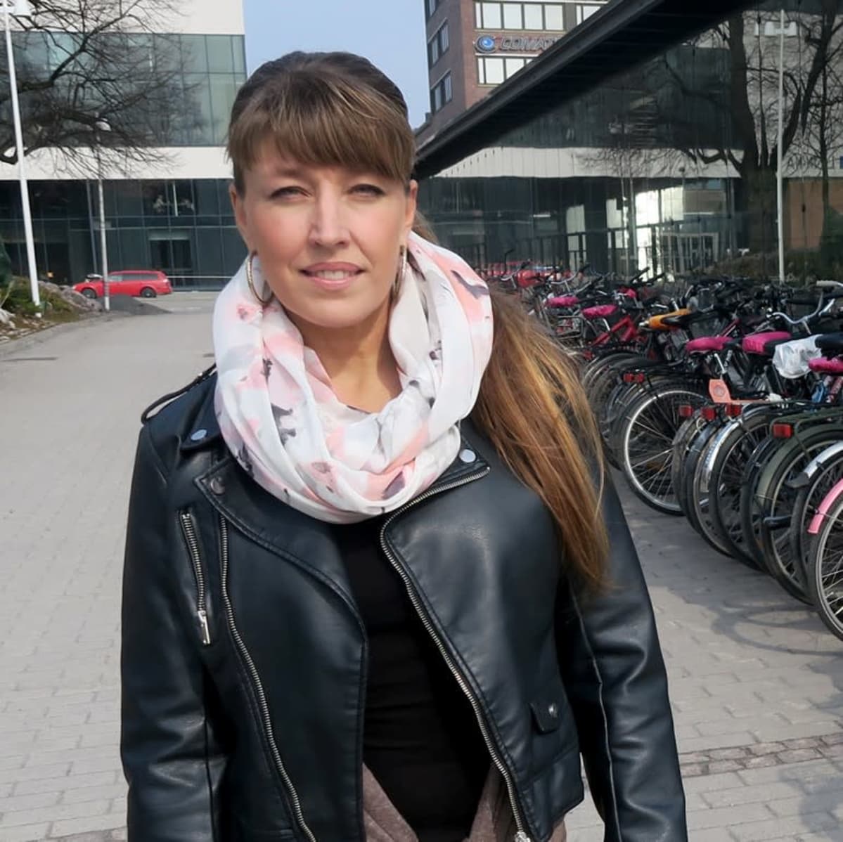 Jenni Airaksinen, , Tampereen yliopiston kunta- ja aluejohtamisen yliopistonlehtori