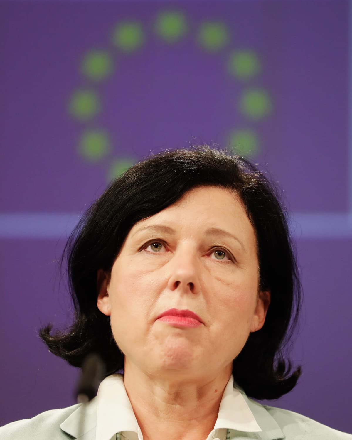 Kuvassa on Věra Jourová.