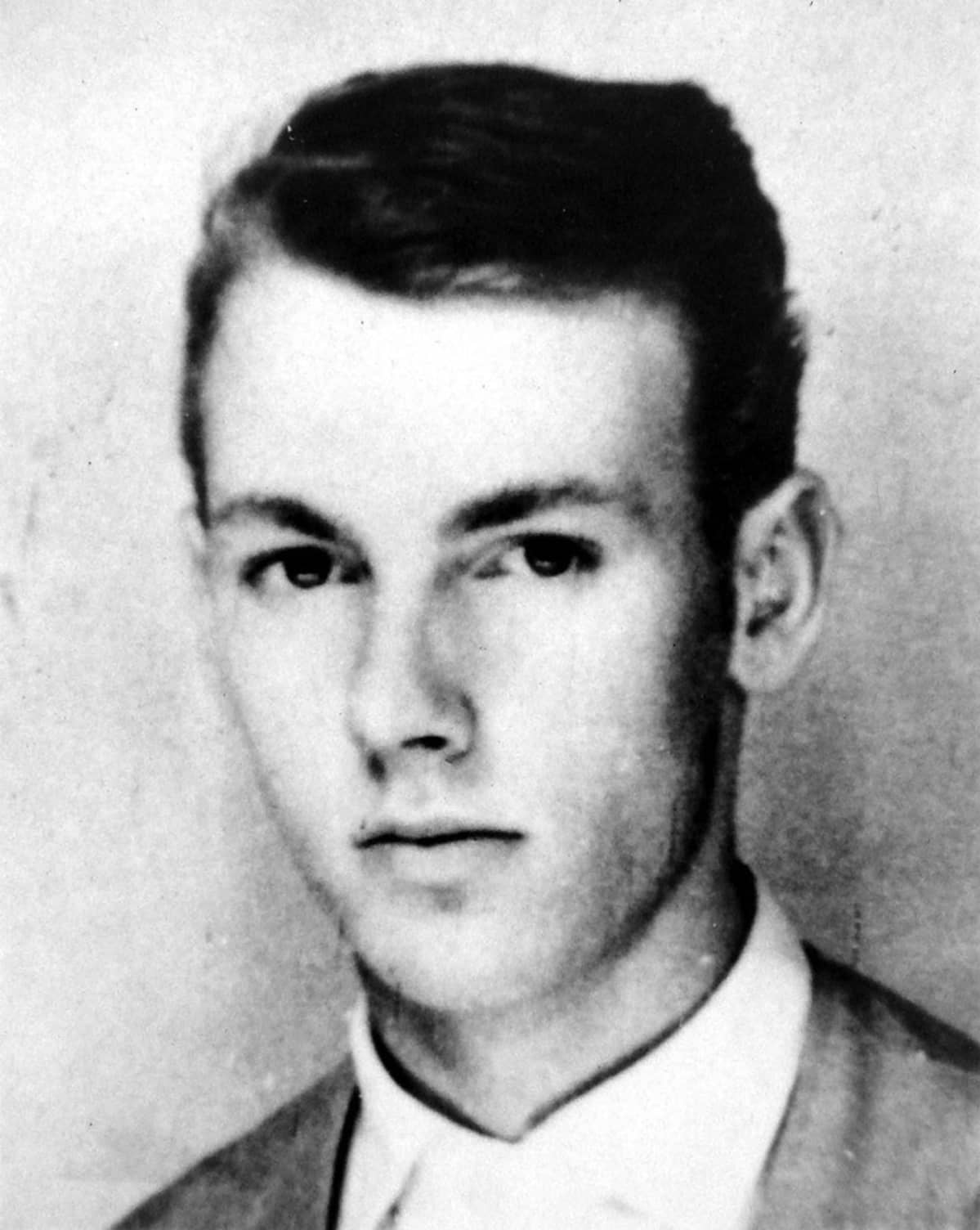 Passikuva Peter Fechteristä vuoden 1961 tienoilta.