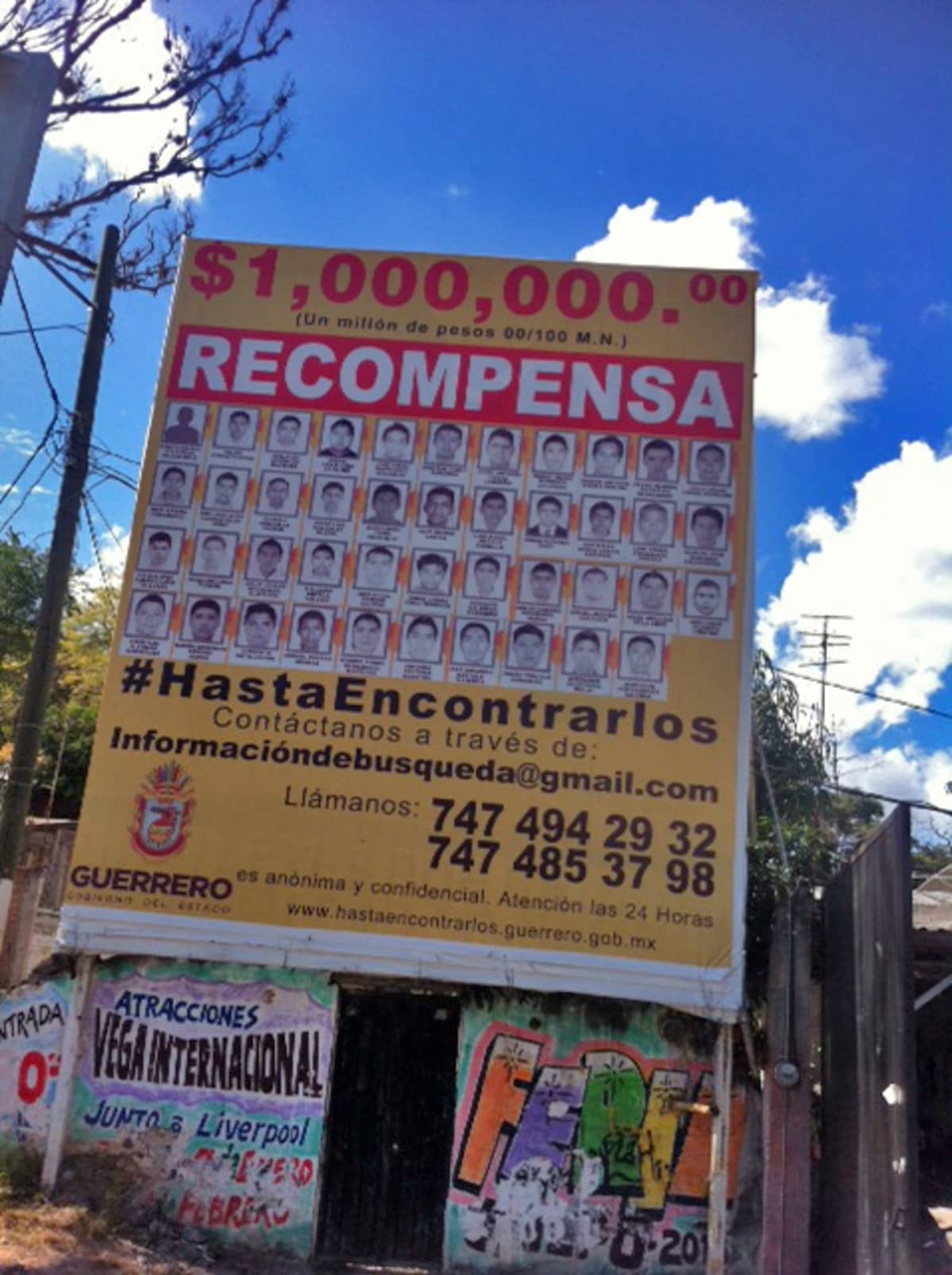 Ayotzinapassa hallinto lupaa miljoonan peson löytöpalkkiota, jos kadonneet
opiskelijat löytyvät elossa.