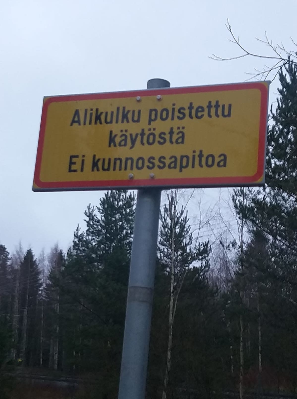 Kieltomerkki Suinulan alikulula