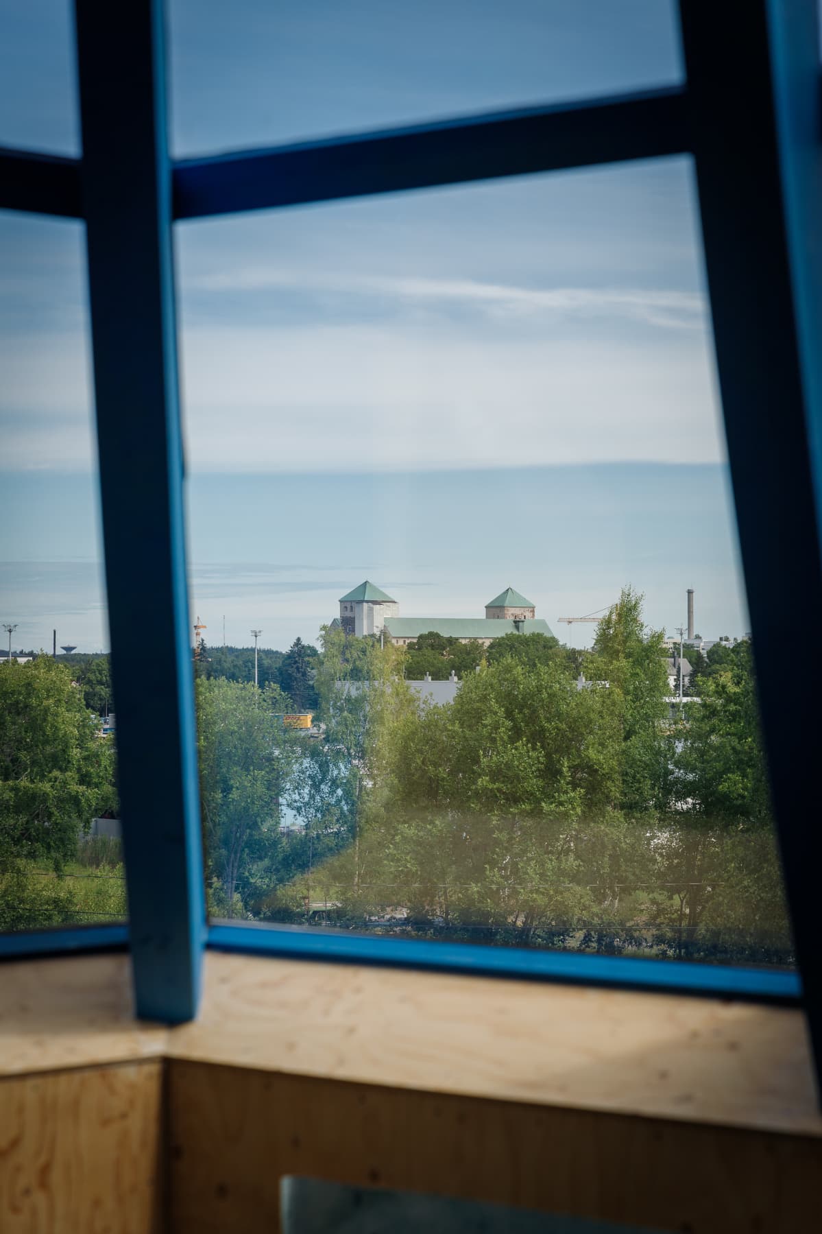 Näkymä Lehtitalon korkeimmasta kerroksesta Turun linnalle.