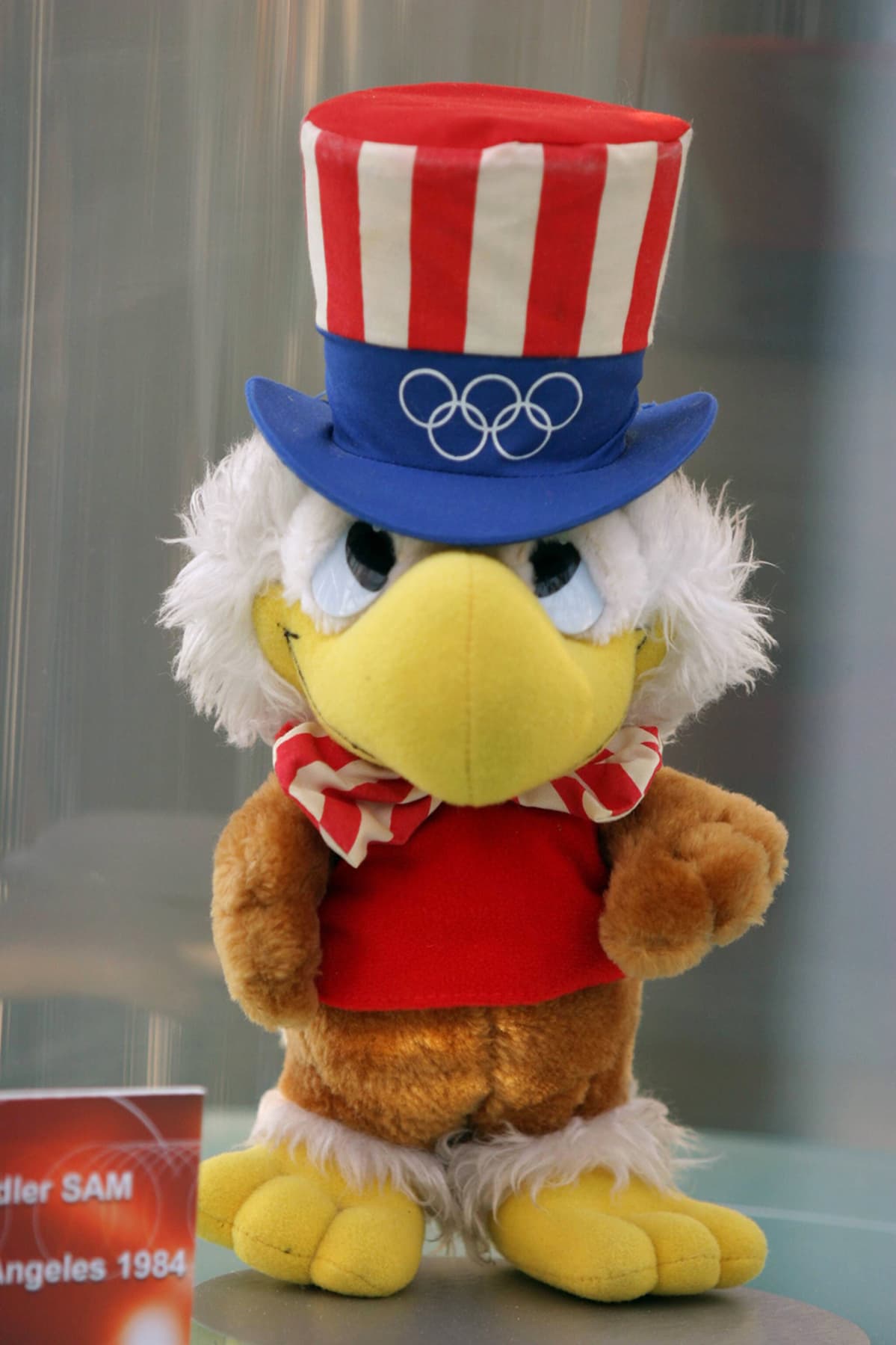 Los Angelesin Olympialaisten maskotti Adler Sam.