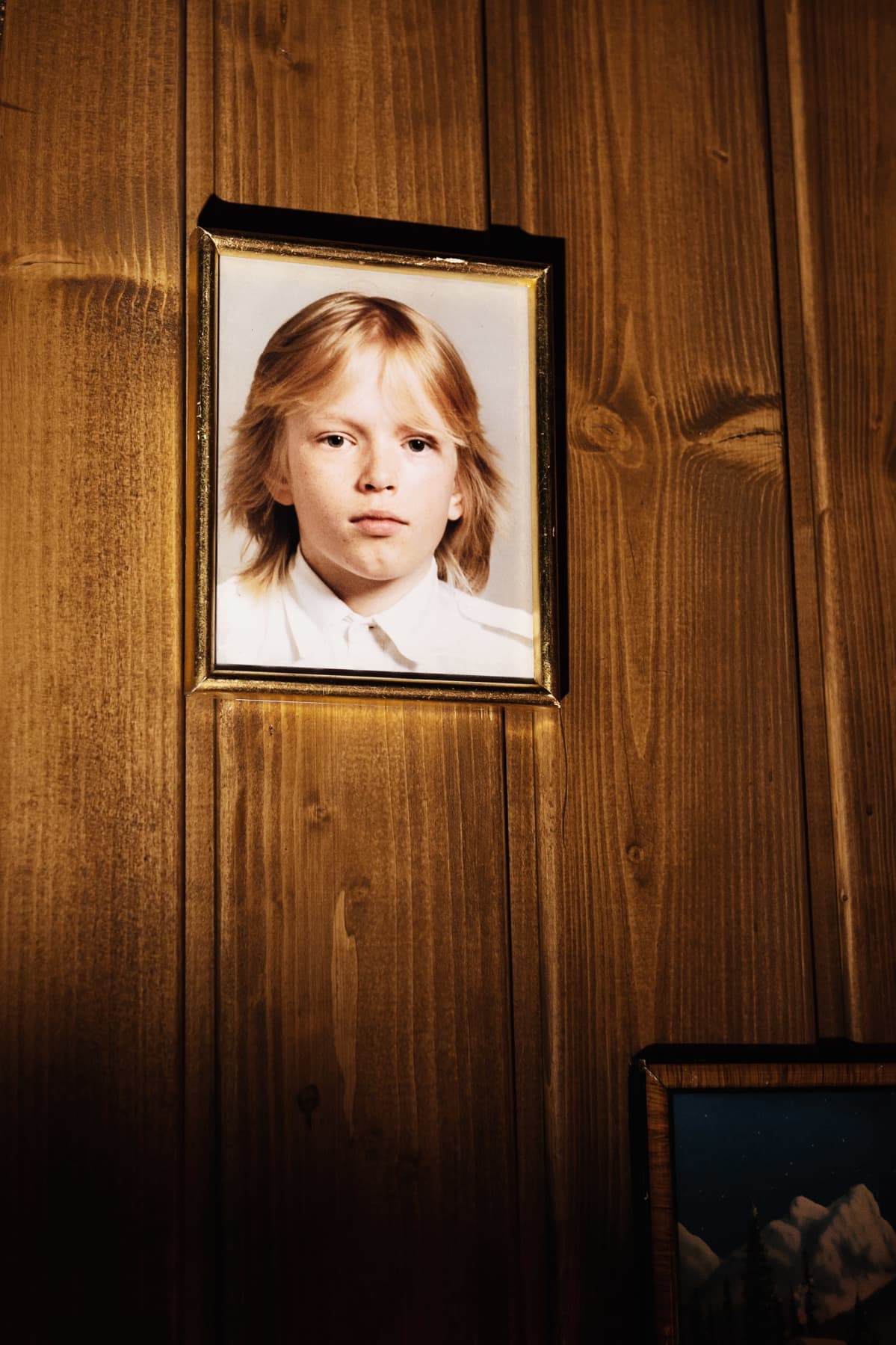 Kuva Anssi Kelasta lapsena, Anssi kelan elämäkertakonsertti Bio Rexissä 12/2019.