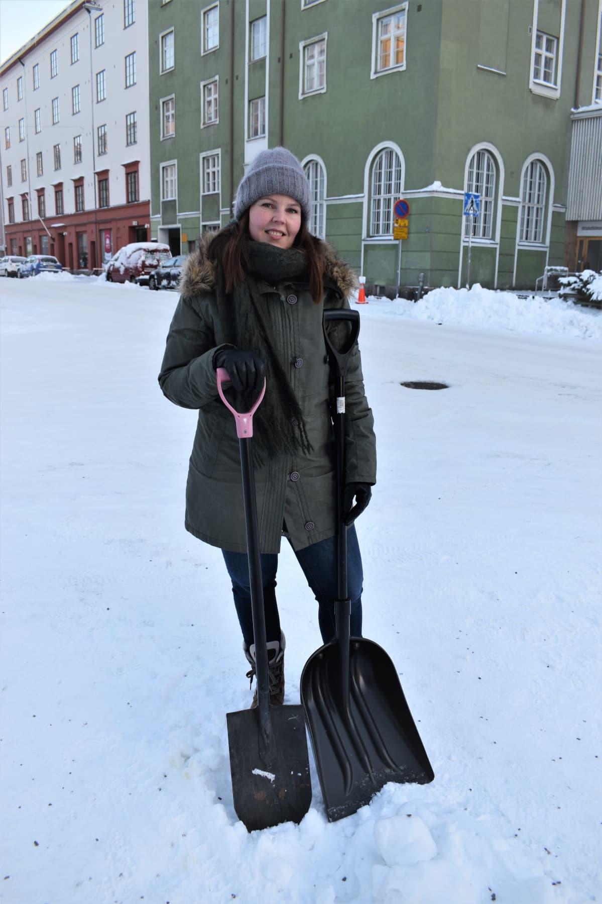 Lapiosoturi Katja Kunnari Turusta peräänkuuluttaa yhteisvastuuta lumiesteiden poistamisessa
