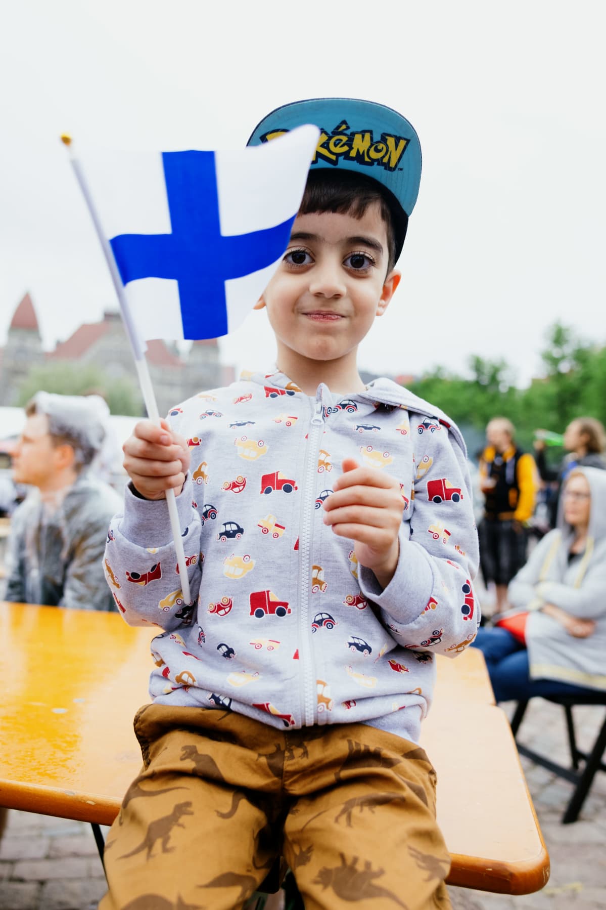 Kuusi vuotias Baran Suhaib fanittaa huuhkajia.