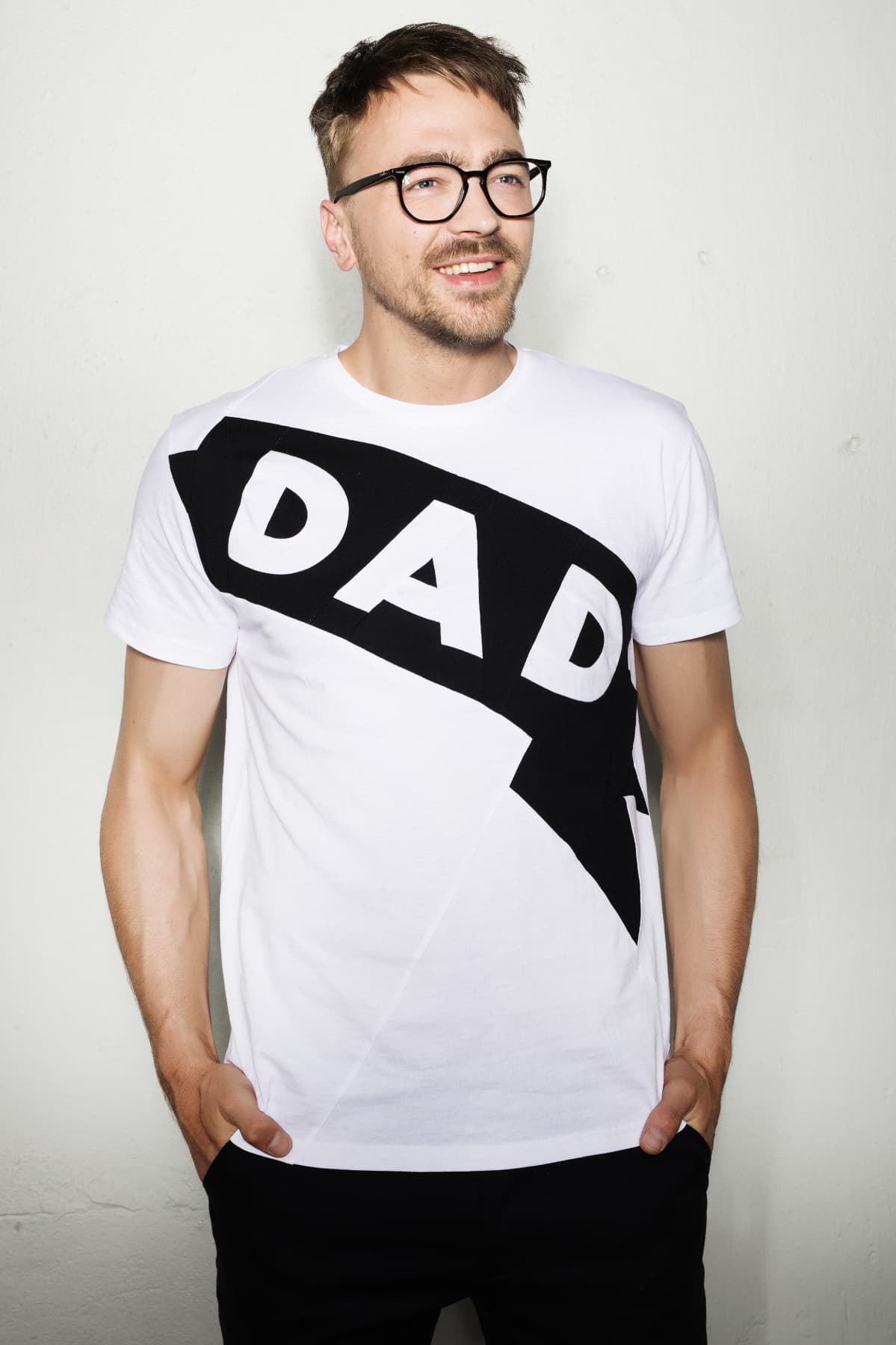 t-paita miehen päällä, siinä lukee dad