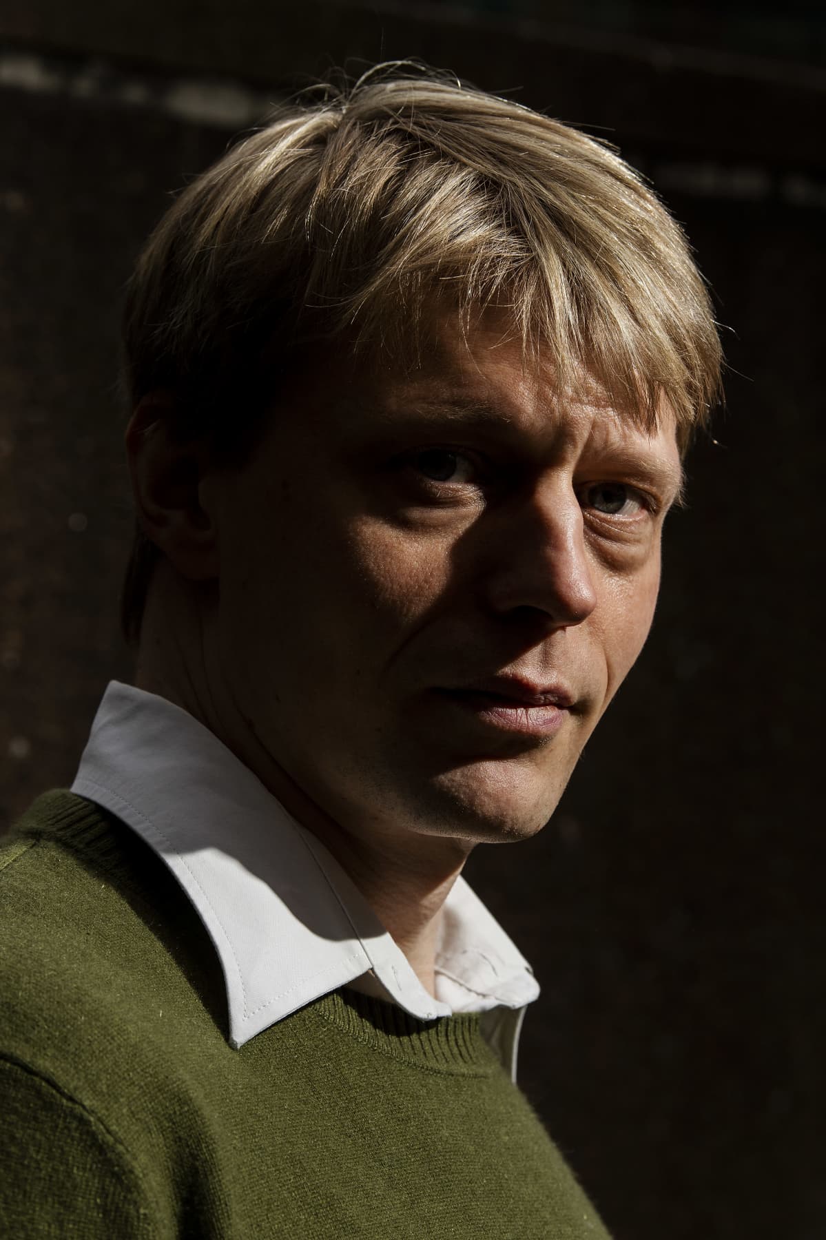 Olli Norros kuvattiin Porthanialla.