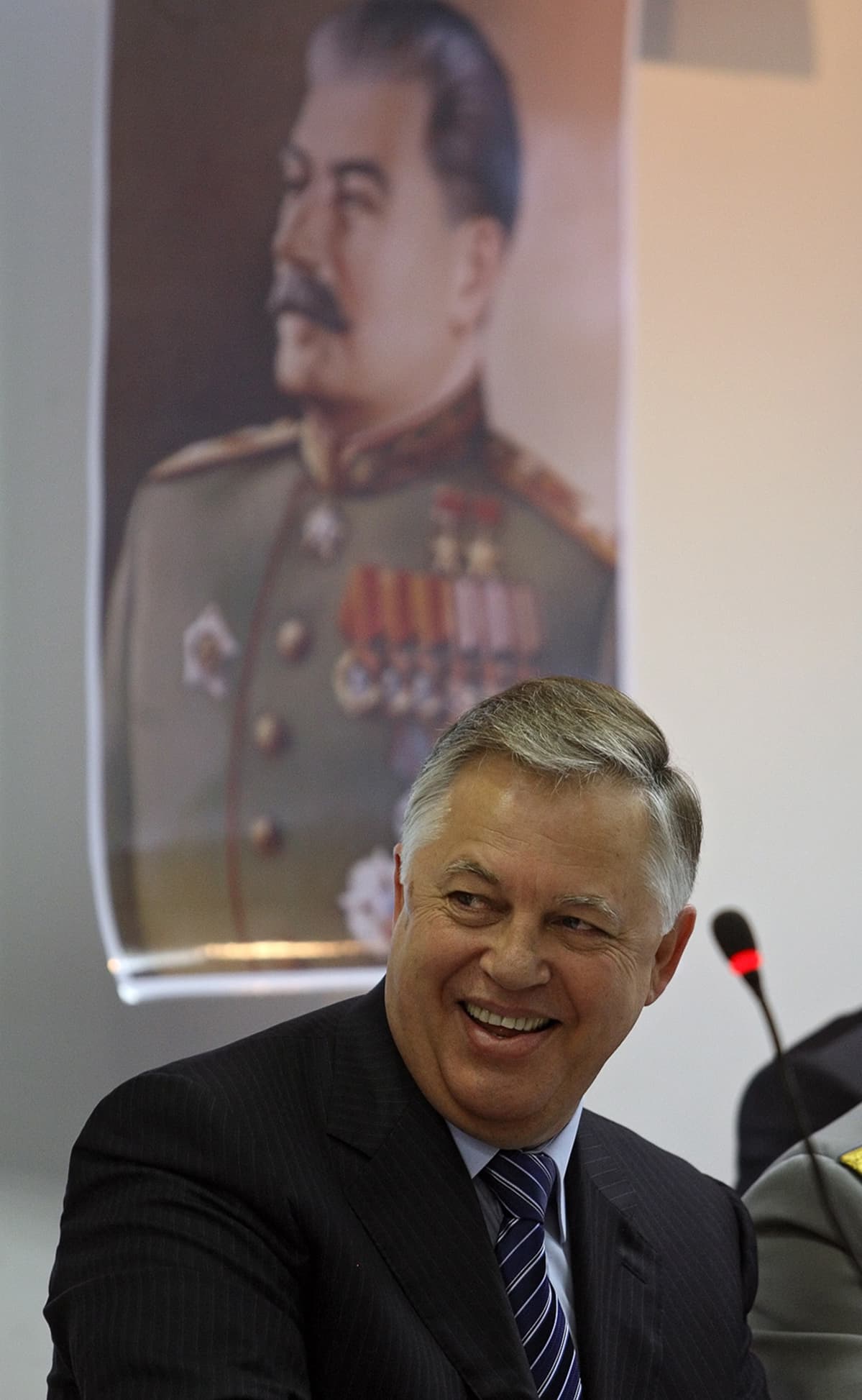 Petro Symonenko kommunististen puolueiden kokouksessa Moskovassa.