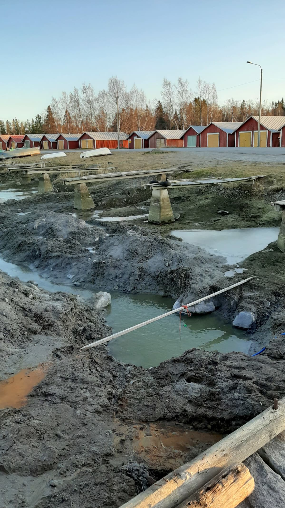 Ruoppaustyömaa satamassa.